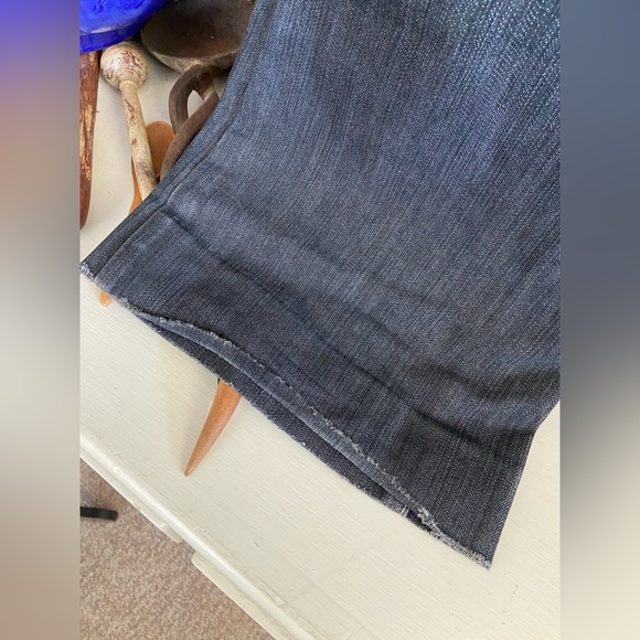 Guess - Picture 5 of 5